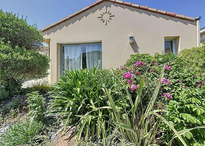 Les Embruns By Interhome